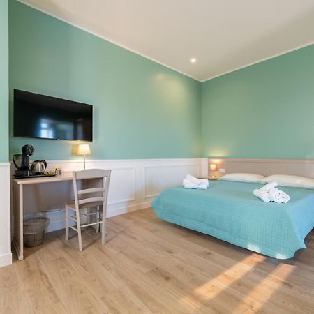 Daca Luxury Rooms เนเปิลส์ ภายนอก รูปภาพ