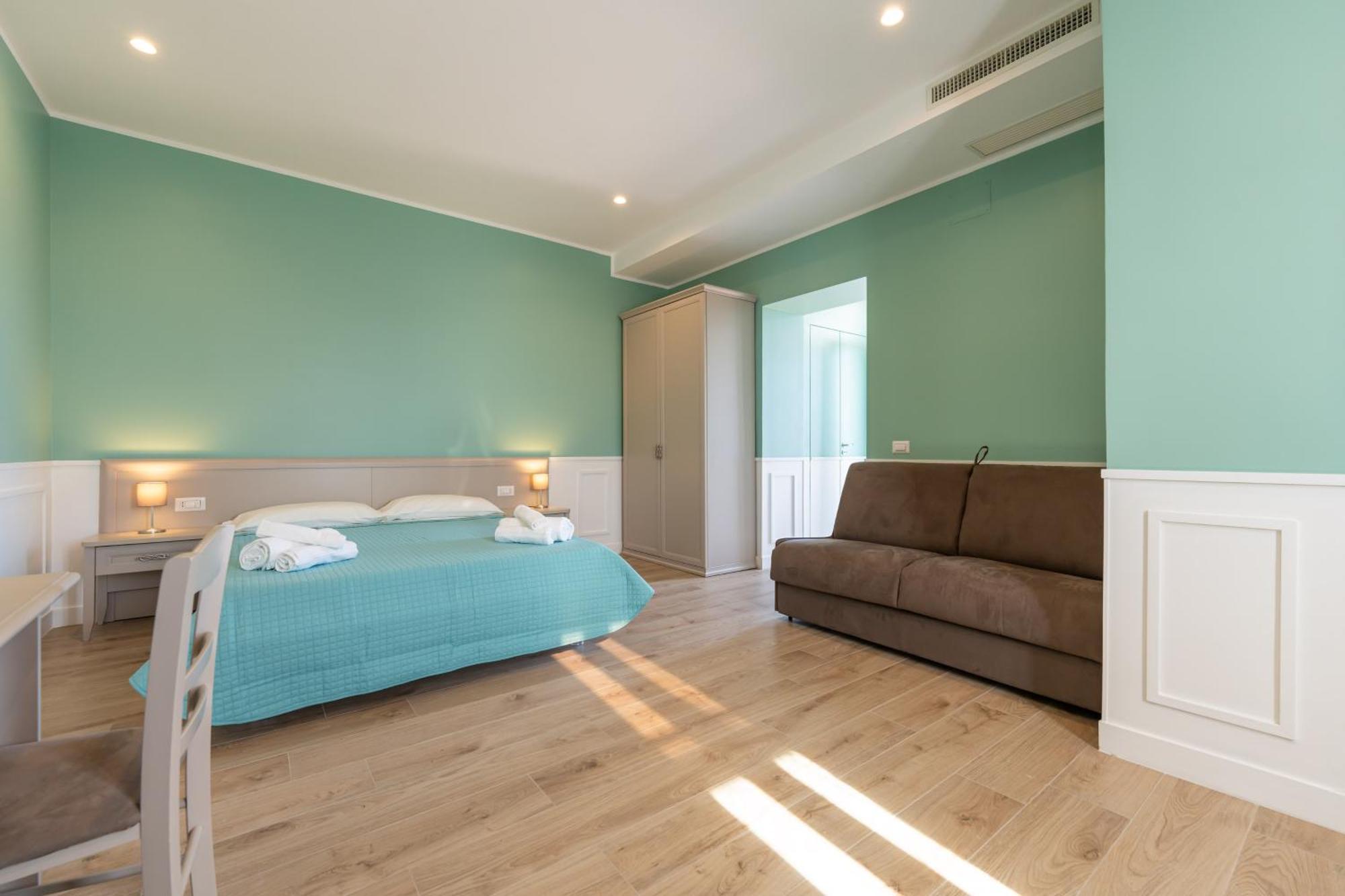 Daca Luxury Rooms เนเปิลส์ ภายนอก รูปภาพ