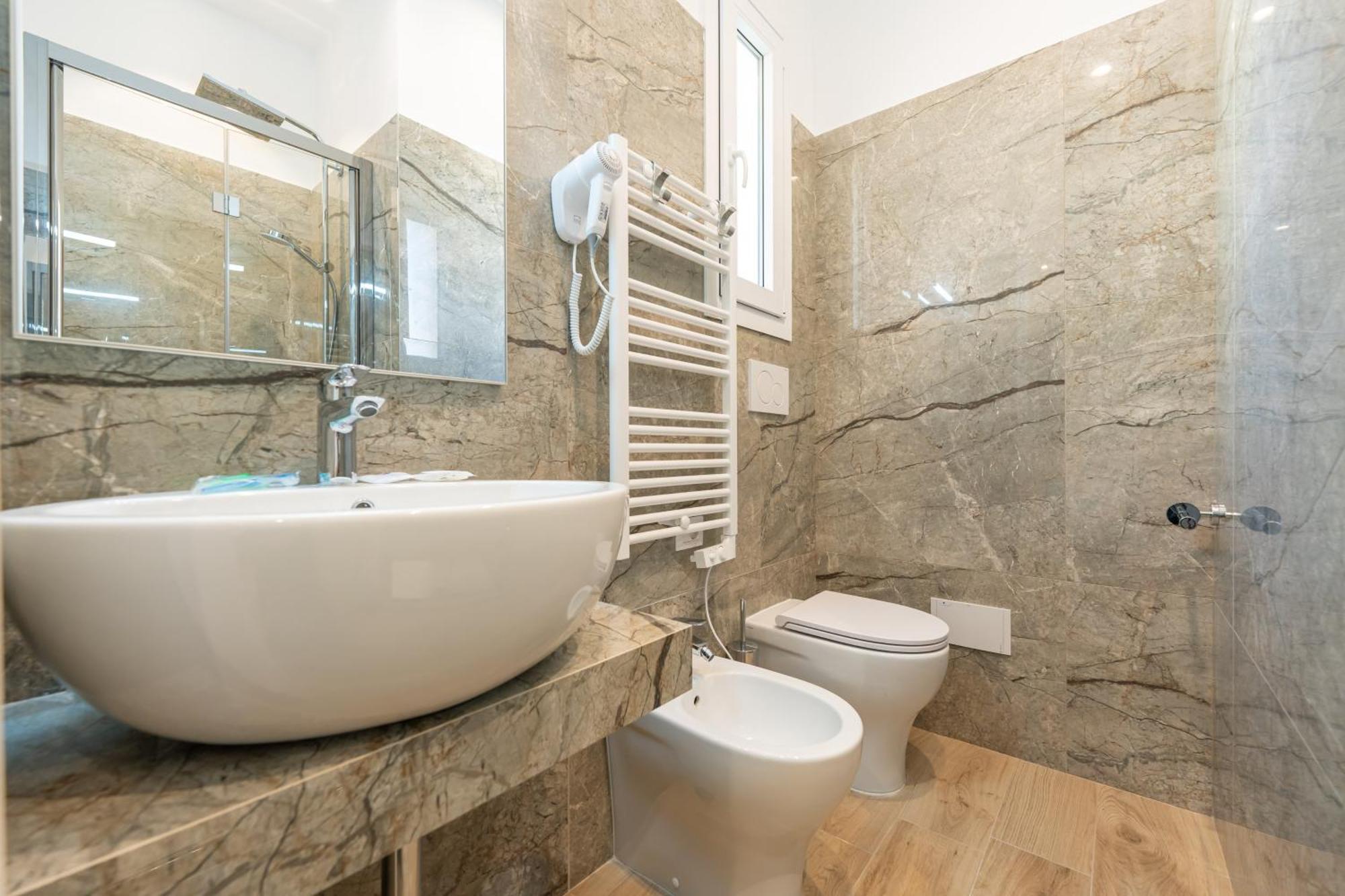 Daca Luxury Rooms เนเปิลส์ ภายนอก รูปภาพ